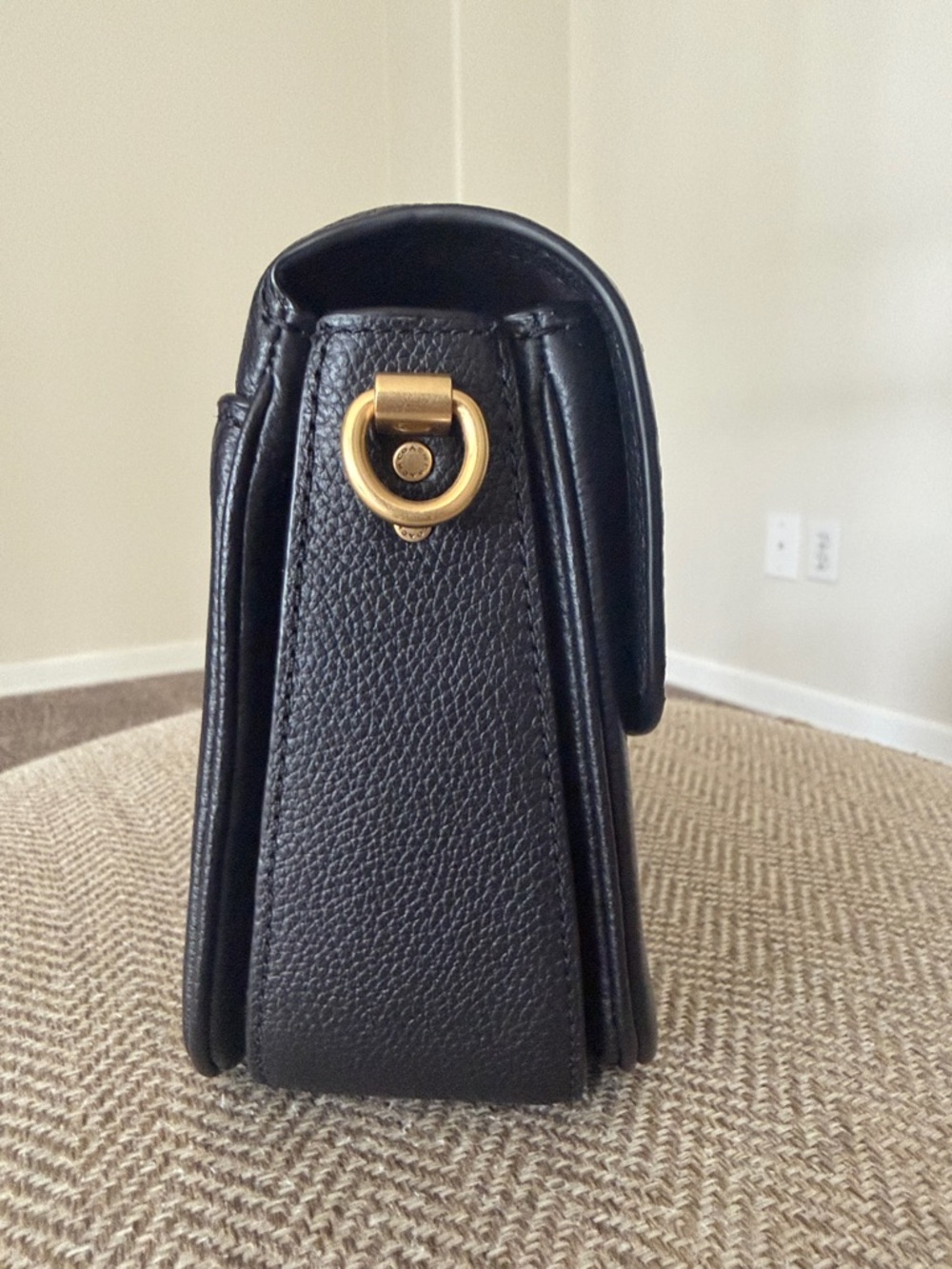 Coach Cassie Leather Crossbody Bag 19 - Picture 4 of 13